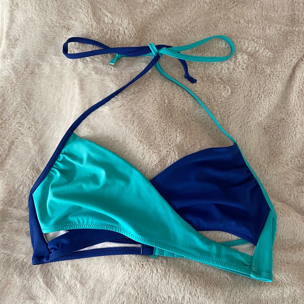 Victoria’s Secret PINK two-toned blue bikini top